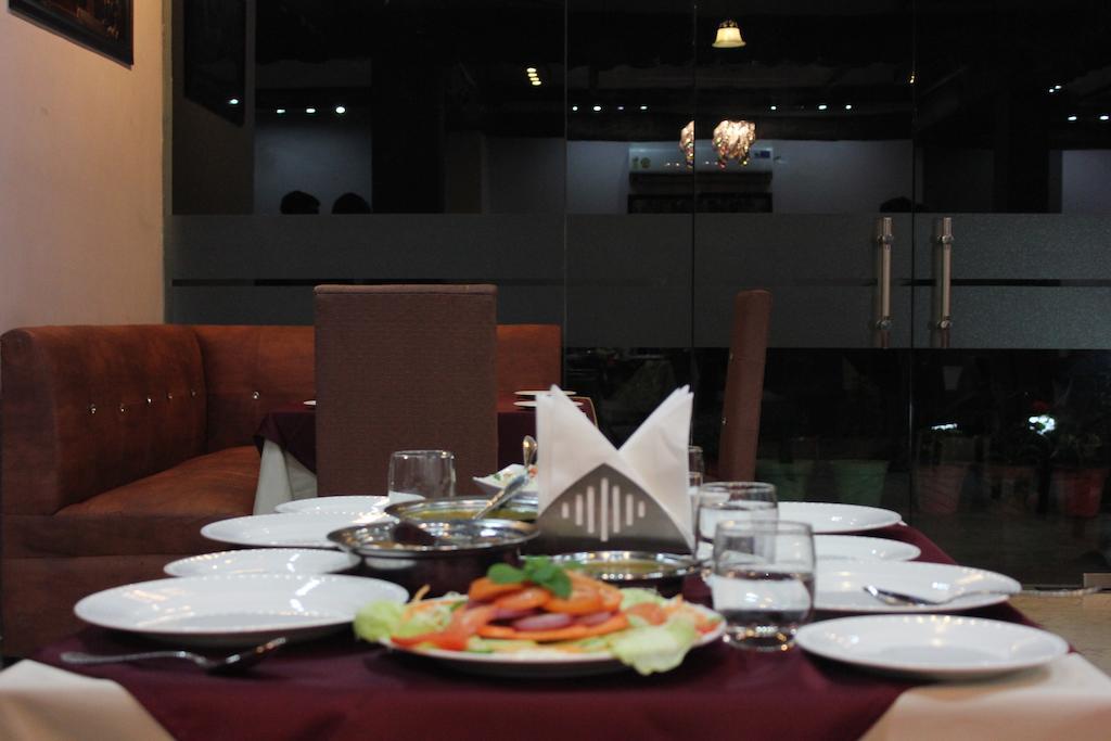 The Royal Court Hotel Nainital Ngoại thất bức ảnh