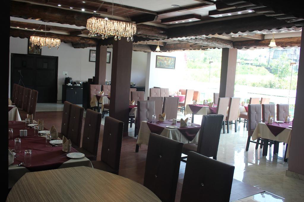 The Royal Court Hotel Nainital Ngoại thất bức ảnh
