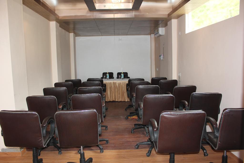 The Royal Court Hotel Nainital Ngoại thất bức ảnh