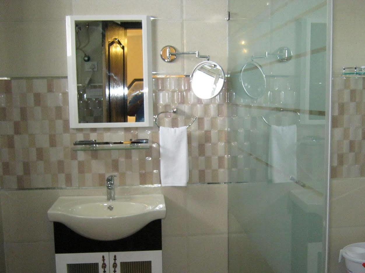 The Royal Court Hotel Nainital Ngoại thất bức ảnh