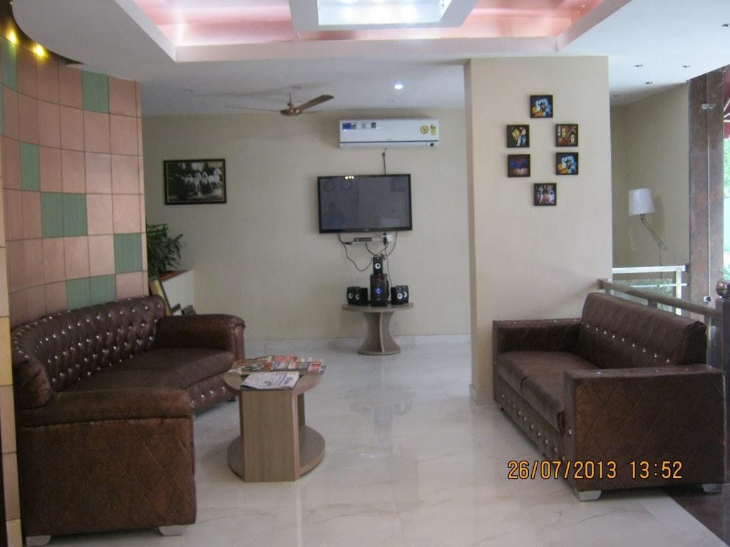 The Royal Court Hotel Nainital Ngoại thất bức ảnh