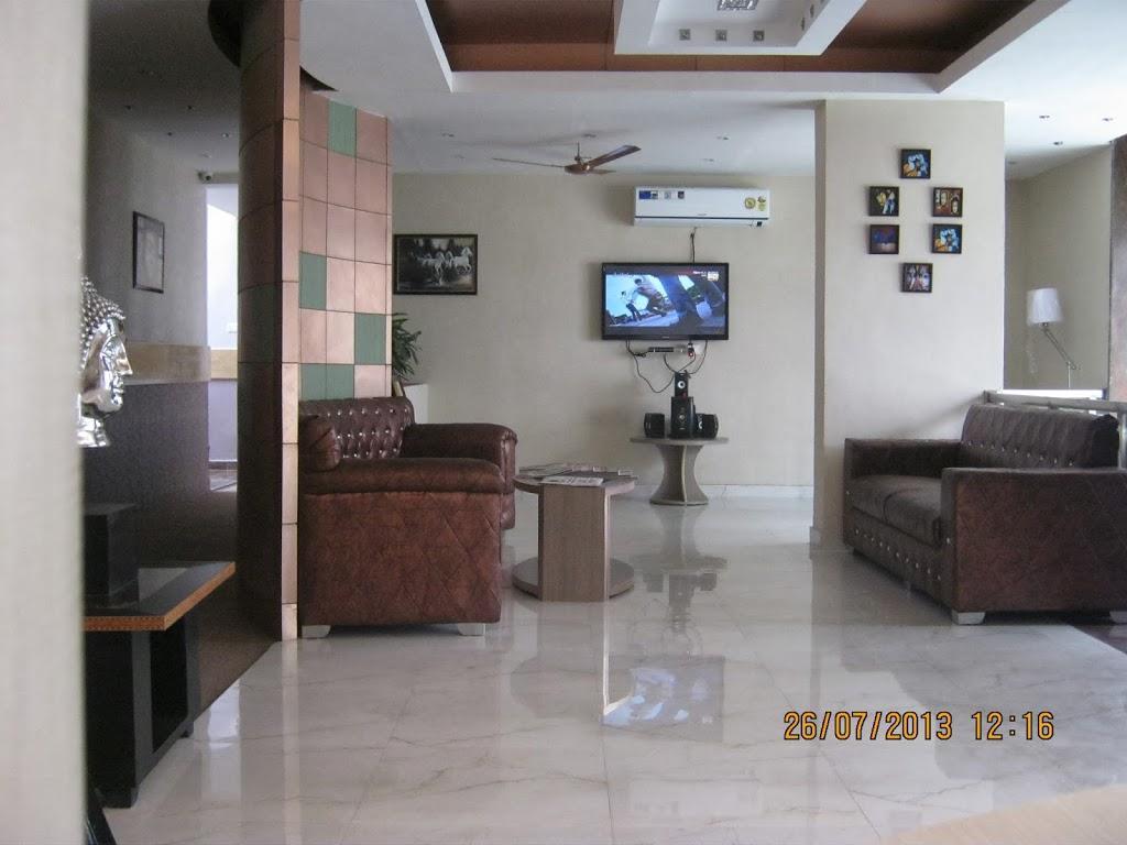 The Royal Court Hotel Nainital Ngoại thất bức ảnh