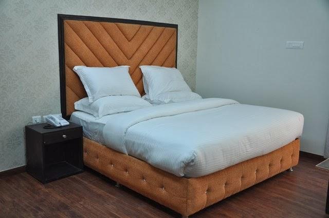 The Royal Court Hotel Nainital Ngoại thất bức ảnh